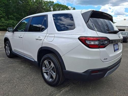 Platinum White Pearl 2023 Honda Pilot AWD EX-L 8 Passenger