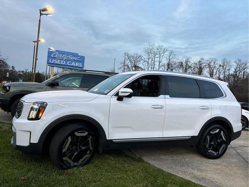 2023 Kia Telluride S
