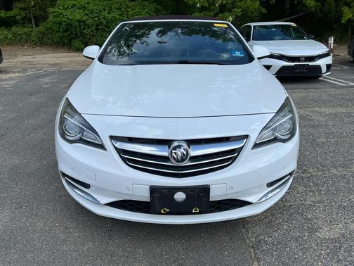 Summit White 2018 Buick Cascada Premium