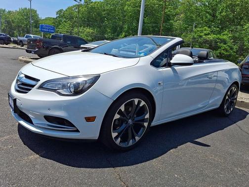 Summit White 2018 Buick Cascada Premium