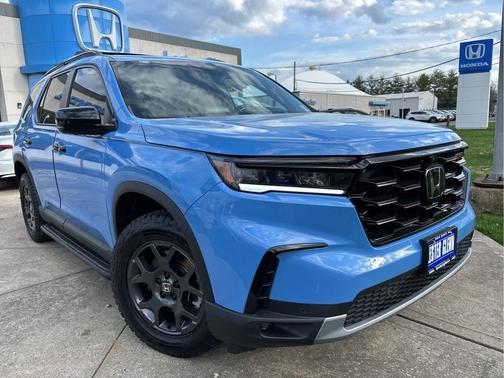 Diffused Sky Pearl 2023 Honda Pilot AWD TrailSport
