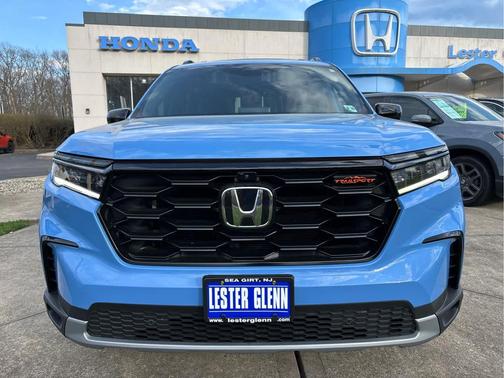 Diffused Sky Pearl 2023 Honda Pilot AWD TrailSport