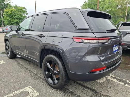 Baltic Gray Metallic Clearcoat 2022 Jeep Grand Cherokee Altitude