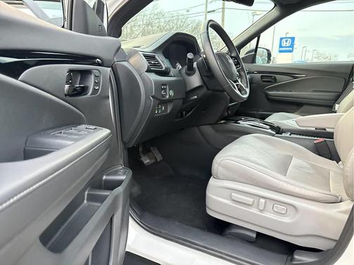 2023 Honda Passport AWD Elite