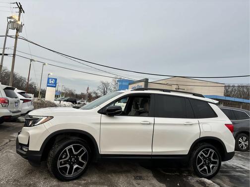 2023 Honda Passport AWD Elite