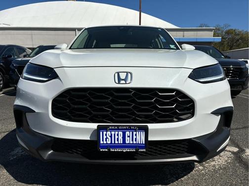 Platinum White Pearl 2024 Honda HR-V LX