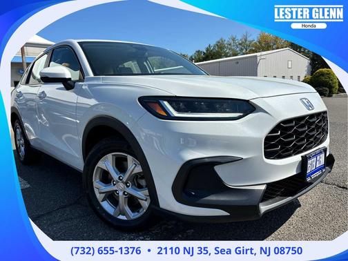 Platinum White Pearl 2024 Honda HR-V LX