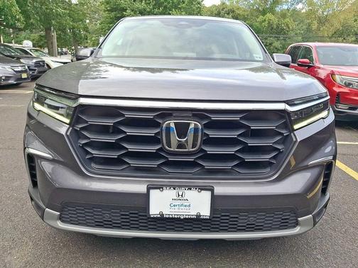 Modern Steel Metallic 2024 Honda Pilot EX-L