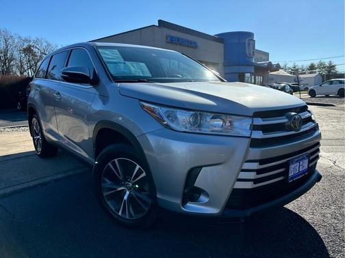 2019 Toyota Highlander LE