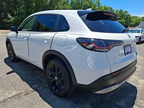 Platinum White Pearl 2023 Honda HR-V AWD Sport