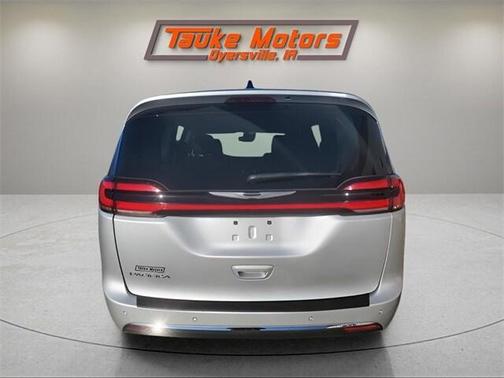 2024 Chrysler Pacifica Touring-L