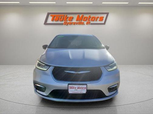 2024 Chrysler Pacifica Touring-L