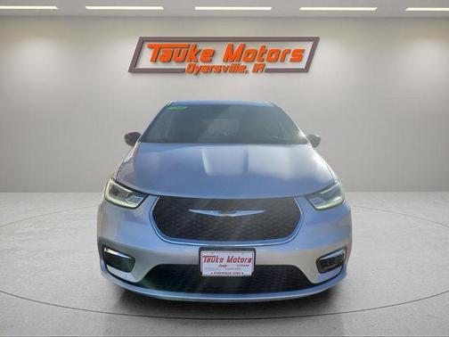 2024 Chrysler Pacifica Touring-L