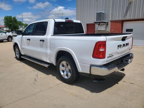 Bright White Clearcoat 2025 RAM 1500 Big Horn/Lone Star