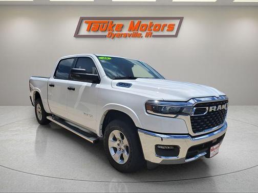 Bright White Clearcoat 2025 RAM 1500 Big Horn/Lone Star