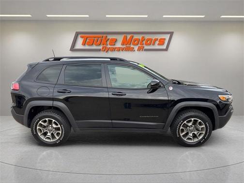 2022 Jeep Cherokee Trailhawk