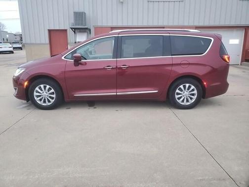 2018 Chrysler Pacifica Touring-L