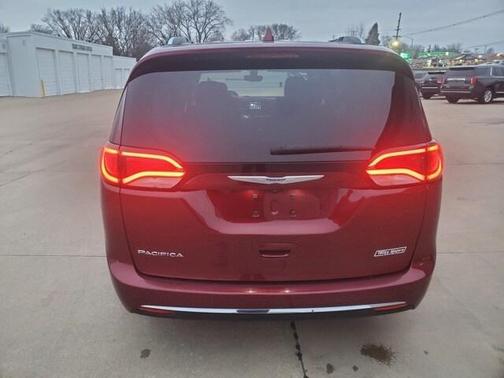 2018 Chrysler Pacifica Touring-L
