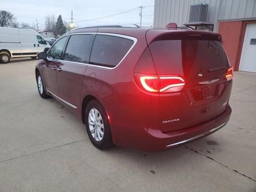 2018 Chrysler Pacifica Touring-L