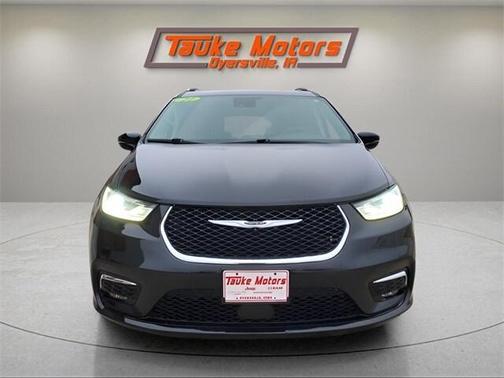 2021 Chrysler Pacifica Touring-L