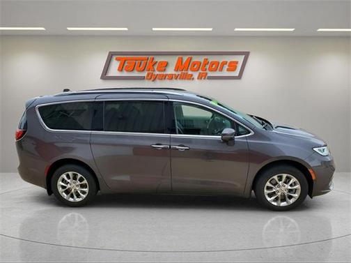 2021 Chrysler Pacifica Touring-L