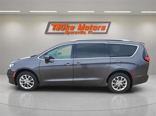 2021 Chrysler Pacifica Touring-L