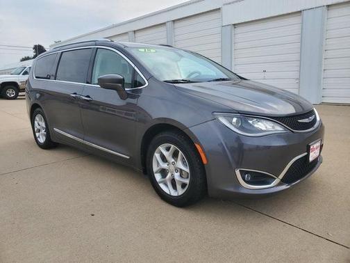 2018 Chrysler Pacifica Touring-L