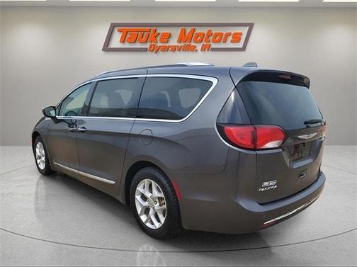 2018 Chrysler Pacifica Touring-L