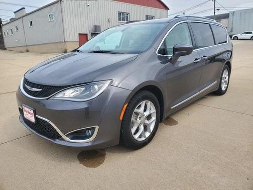 2018 Chrysler Pacifica Touring-L