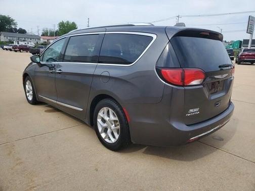 2018 Chrysler Pacifica Touring-L
