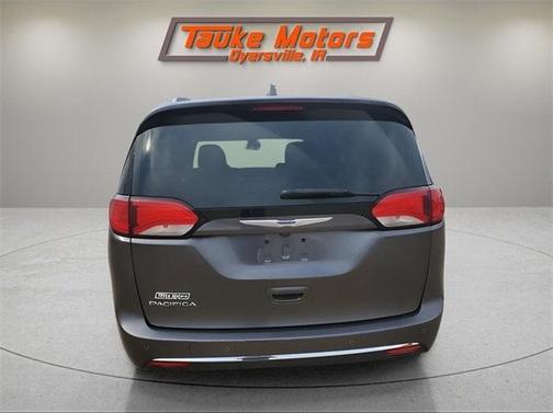2018 Chrysler Pacifica Touring-L