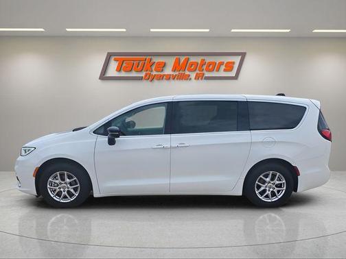 Bright White Clearcoat 2024 Chrysler Pacifica Touring-L