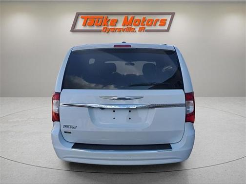 2014 Chrysler Town & Country Touring