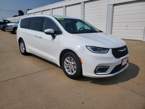 2023 Chrysler Pacifica Touring-L