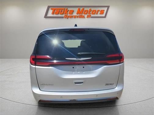 2023 Chrysler Pacifica Touring-L