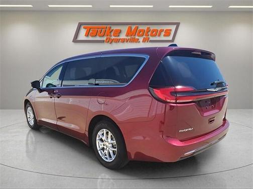 2023 Chrysler Pacifica Touring-L