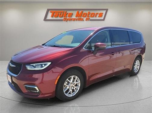 2023 Chrysler Pacifica Touring-L
