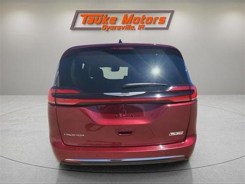 2023 Chrysler Pacifica Touring-L