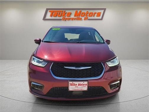 2023 Chrysler Pacifica Touring-L