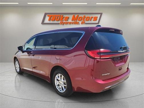 2023 Chrysler Pacifica Touring-L