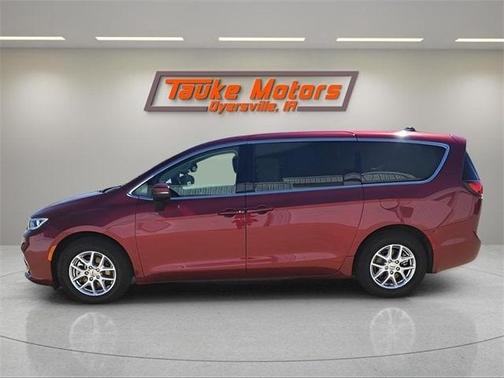 2023 Chrysler Pacifica Touring-L