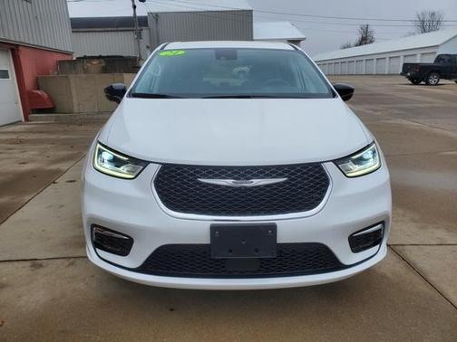 2024 Chrysler Pacifica Touring-L