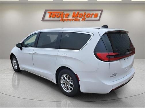 2024 Chrysler Pacifica Touring-L