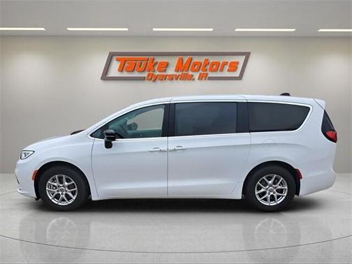 2024 Chrysler Pacifica Touring-L