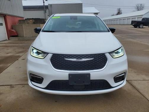 2024 Chrysler Pacifica Touring-L