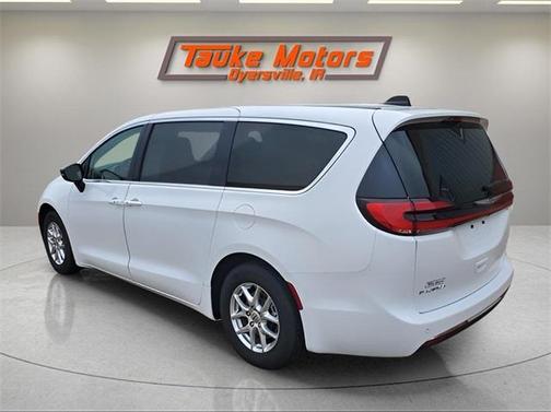 2024 Chrysler Pacifica Touring-L