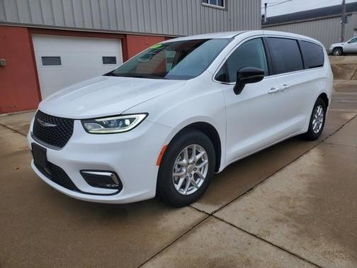 2024 Chrysler Pacifica Touring-L