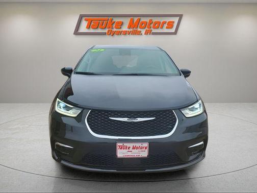 Diamond Black 2024 Chrysler Pacifica Touring-L