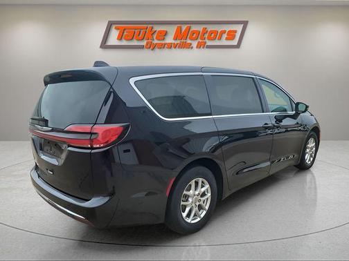 Diamond Black 2024 Chrysler Pacifica Touring-L