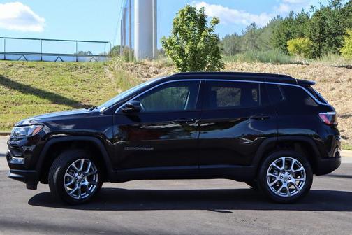 2022 Jeep Compass Latitude Lux